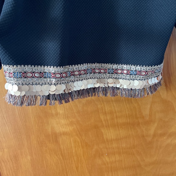 NWT Sasir top with beautiful appliqué detail Made In Italy - Picture 2 of 4